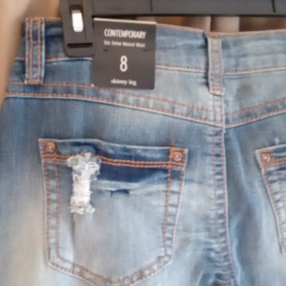 Women's Jeans size 8 nwt distressed fashion skinny  5 pocket - Picture 6 of 14